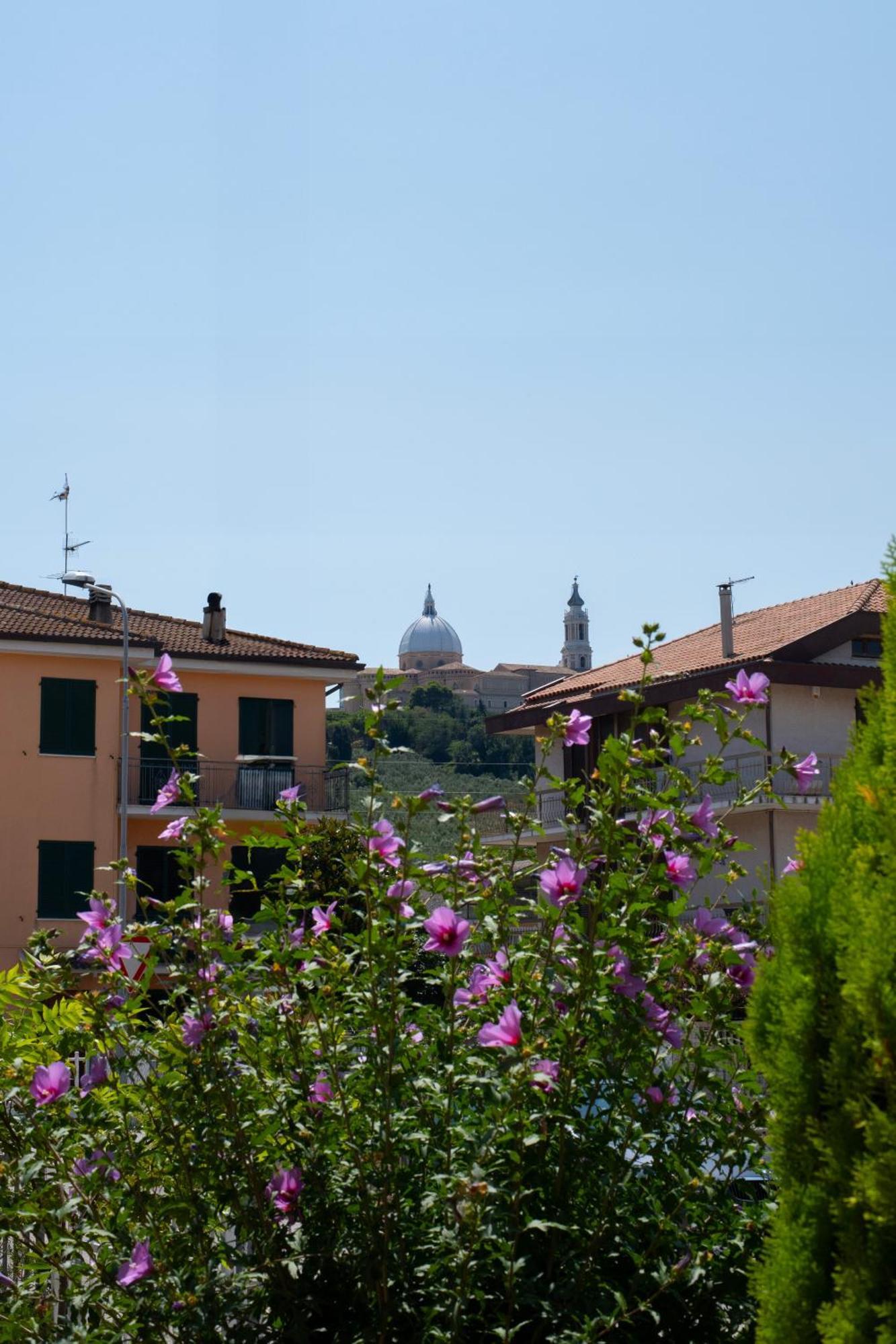 Villa Bianca Apartment Loreto Exterior foto